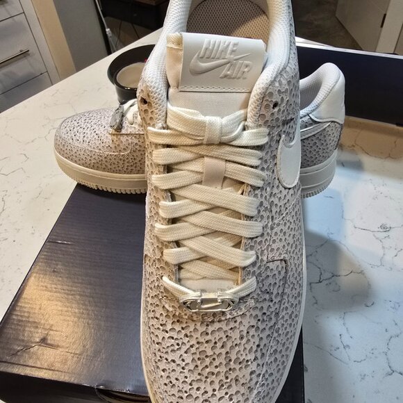 Nike Air Force 1 '07 PRM Phantom Metallic Silver Sail FV6519-001 MENS 10 W 11.5 - Picture 2 of 9